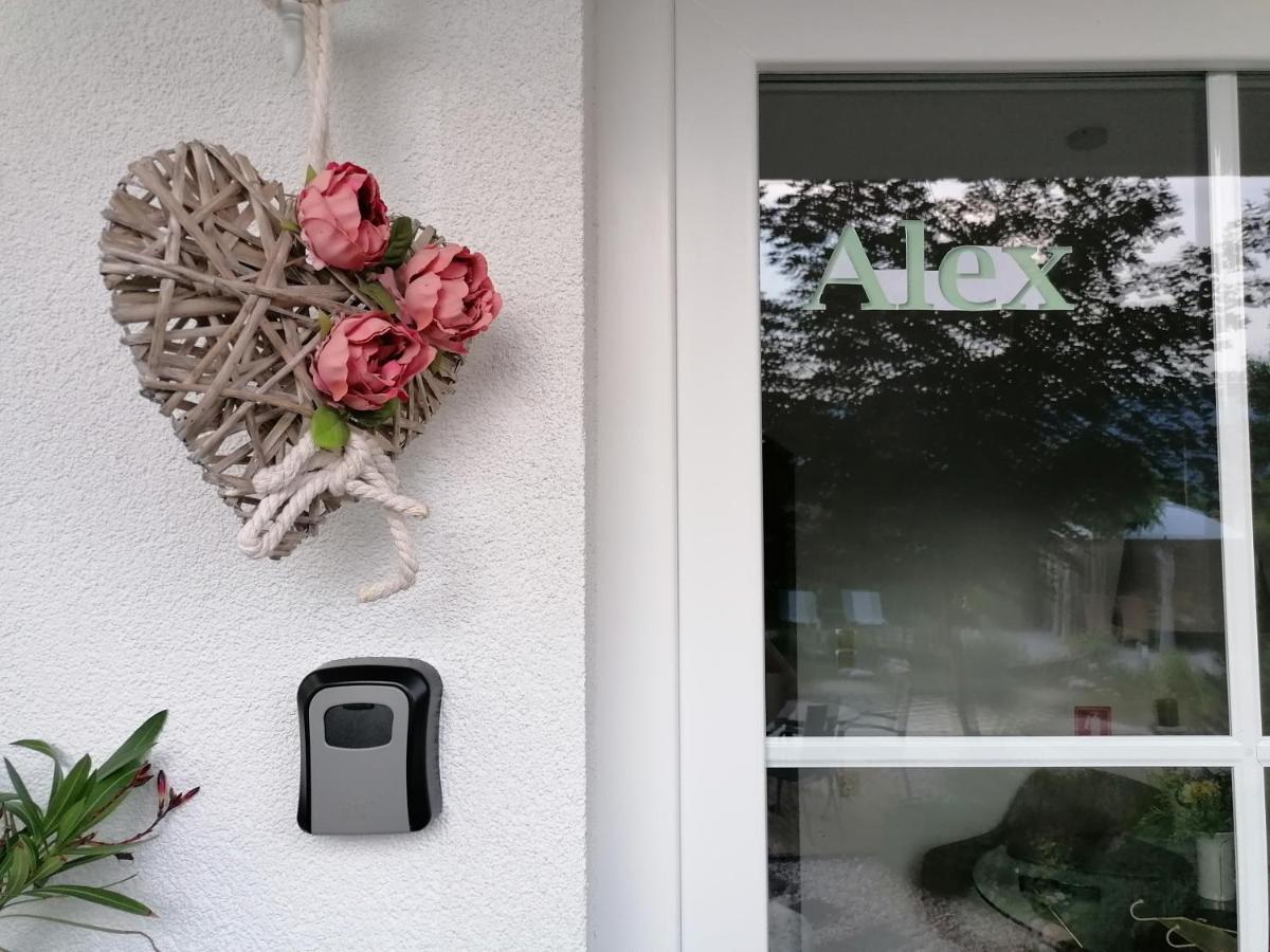 Garden Paradise Bled Apartments - Garden, Pond And Castle View エクステリア 写真