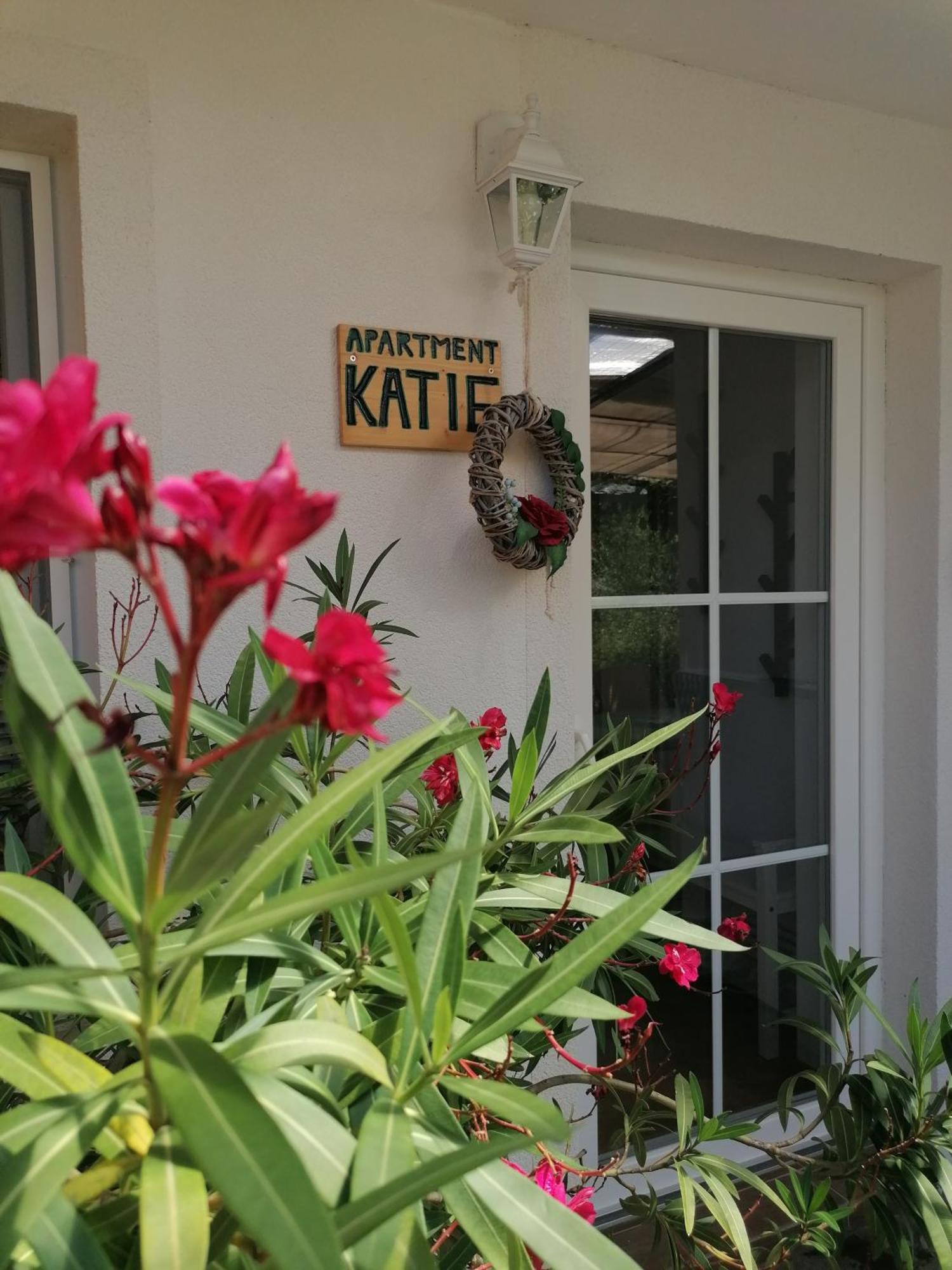 Garden Paradise Bled Apartments - Garden, Pond And Castle View エクステリア 写真
