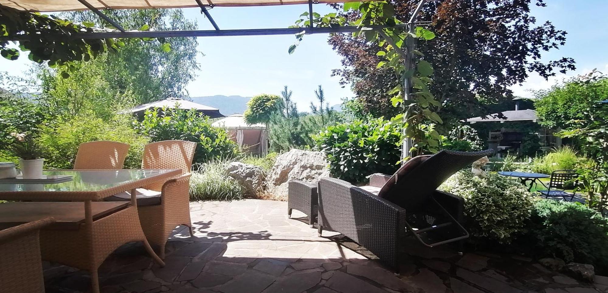 Garden Paradise Bled Apartments - Garden, Pond And Castle View エクステリア 写真