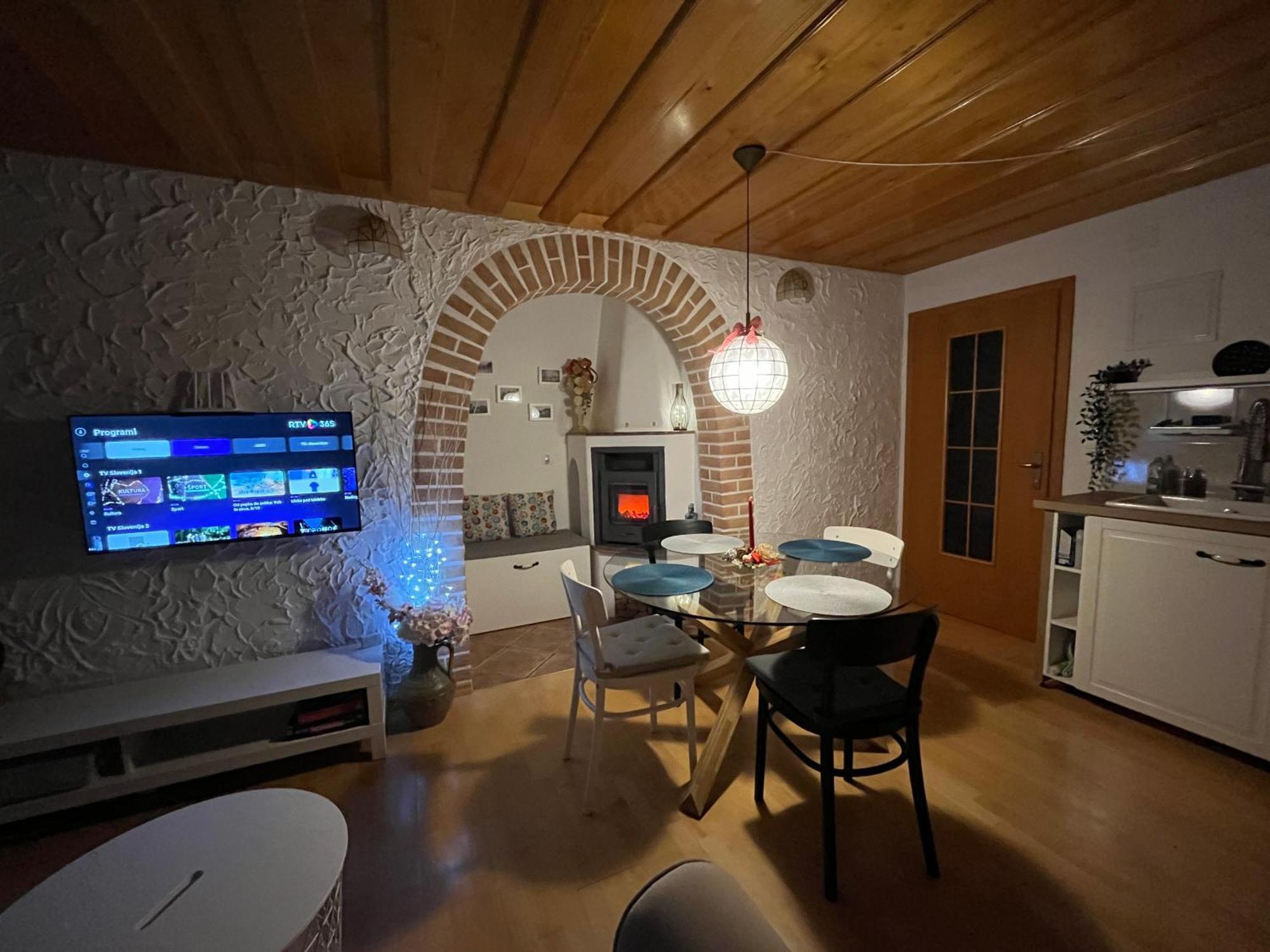 Garden Paradise Bled Apartments - Garden, Pond And Castle View エクステリア 写真
