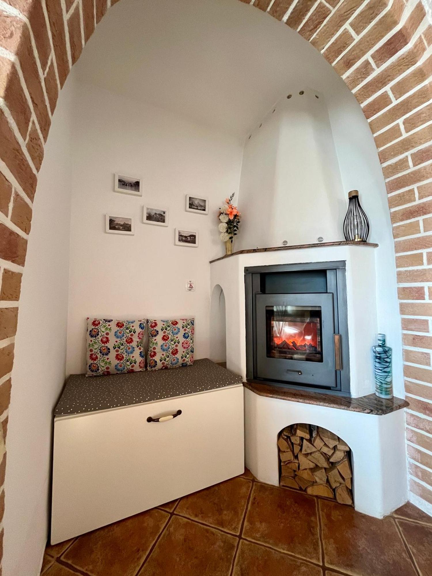 Garden Paradise Bled Apartments - Garden, Pond And Castle View 部屋 写真