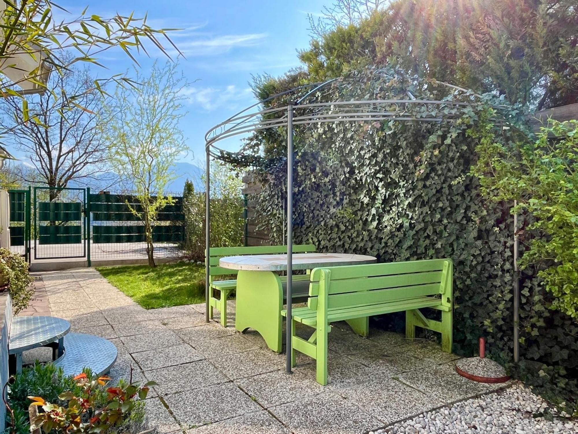 Garden Paradise Bled Apartments - Garden, Pond And Castle View 部屋 写真