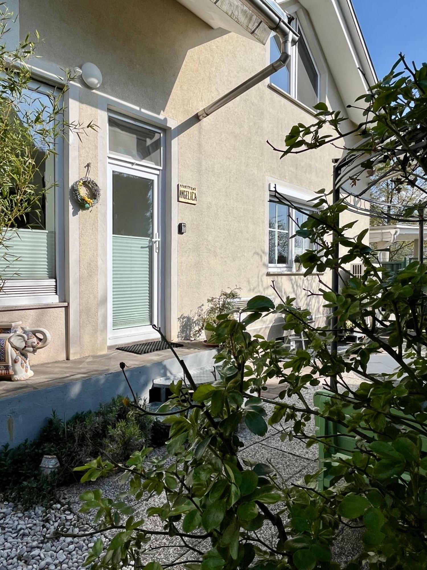 Garden Paradise Bled Apartments - Garden, Pond And Castle View 部屋 写真