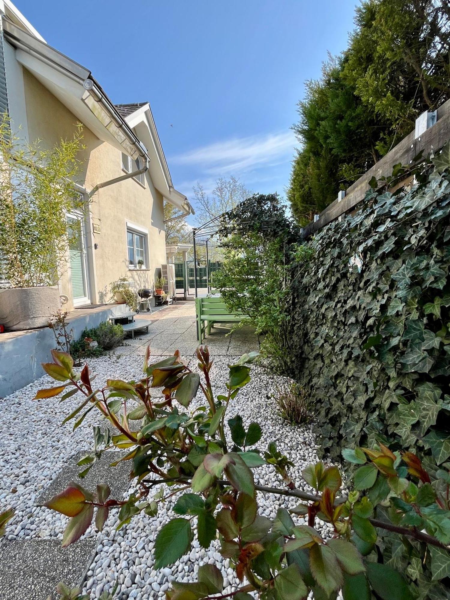 Garden Paradise Bled Apartments - Garden, Pond And Castle View 部屋 写真