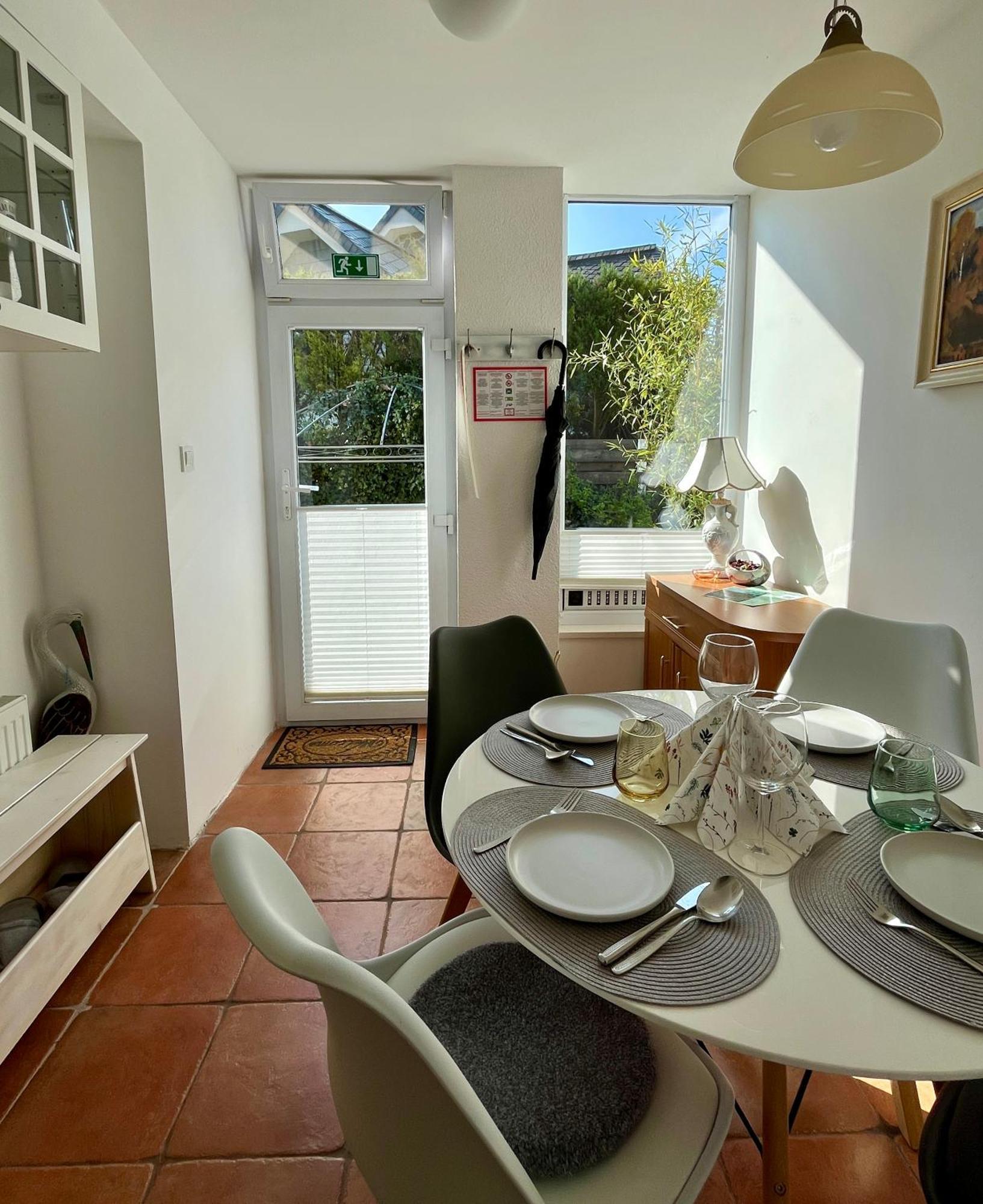 Garden Paradise Bled Apartments - Garden, Pond And Castle View 部屋 写真