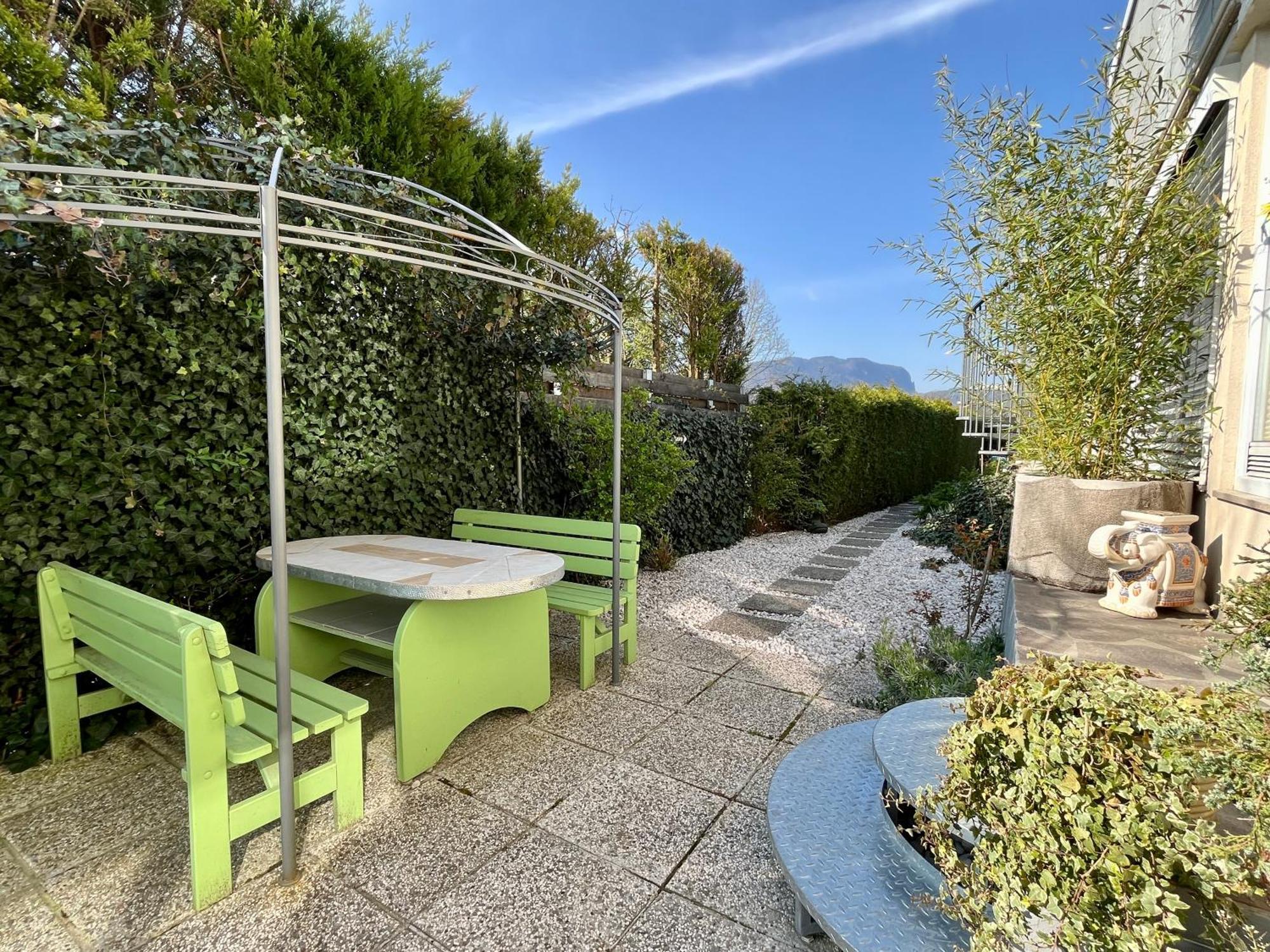 Garden Paradise Bled Apartments - Garden, Pond And Castle View 部屋 写真