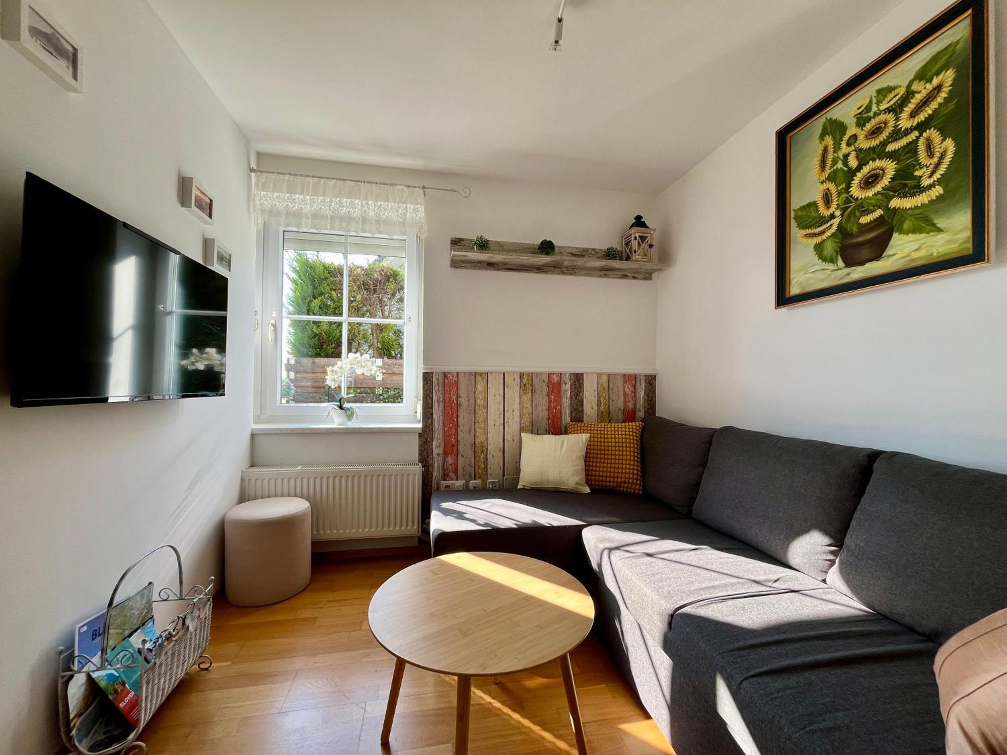 Garden Paradise Bled Apartments - Garden, Pond And Castle View エクステリア 写真